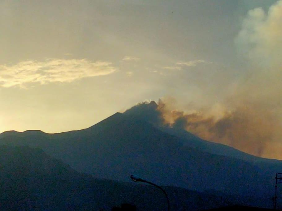 Loft Sotto Il Vulcano, Con Posto Auto Privato 제프라나에트니아 외부 사진